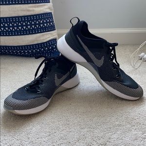 Nike soon dynamic sneakers. (Make me an offer)